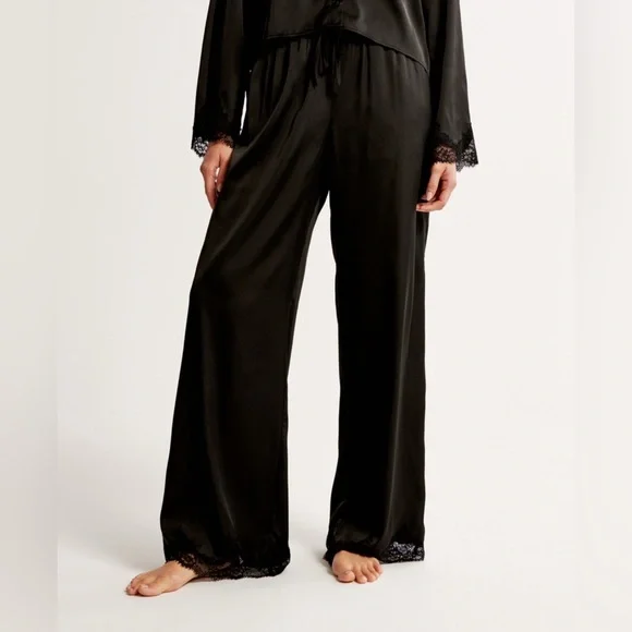 Black Satin & Lace Pajama Pants Abercrombie & Fitch 🖤 - Picture 2 of 2